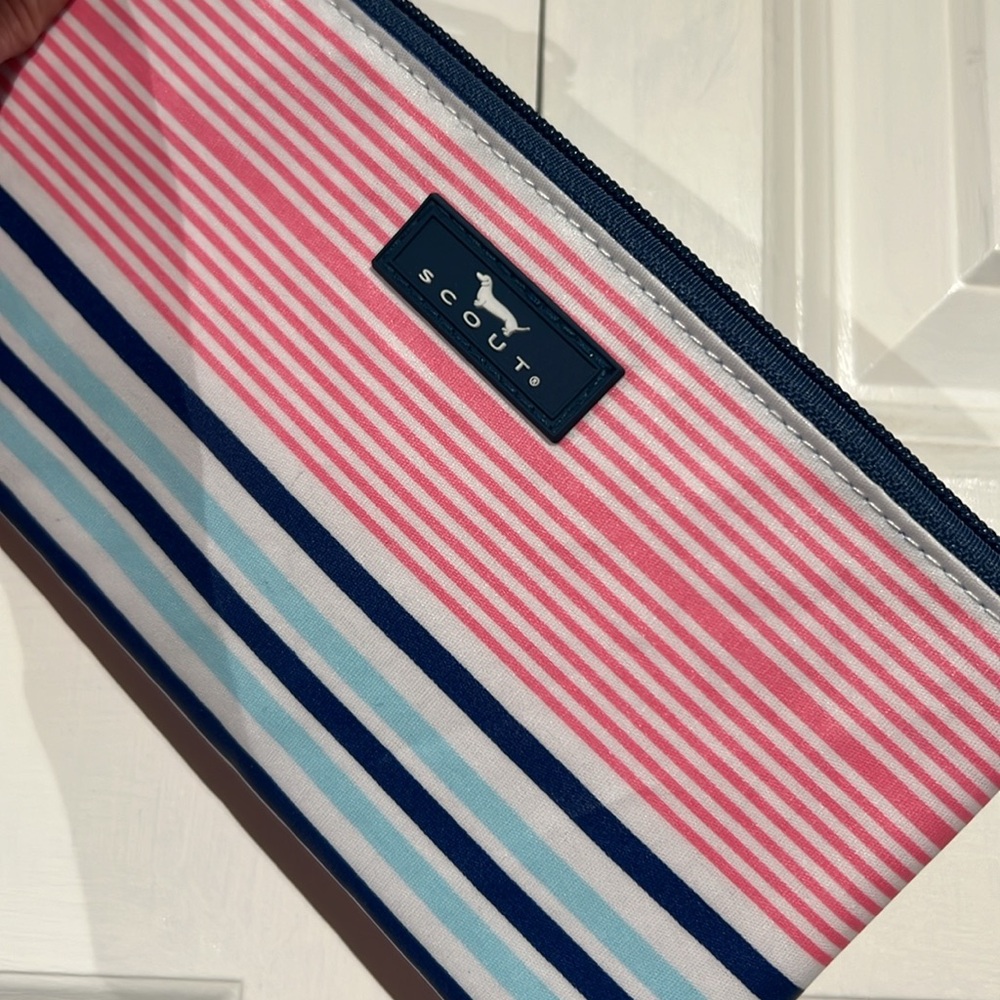 Scout for the Paper Store Kate Wristlet water resistant wipes clean NWT - Picture 2 of 5